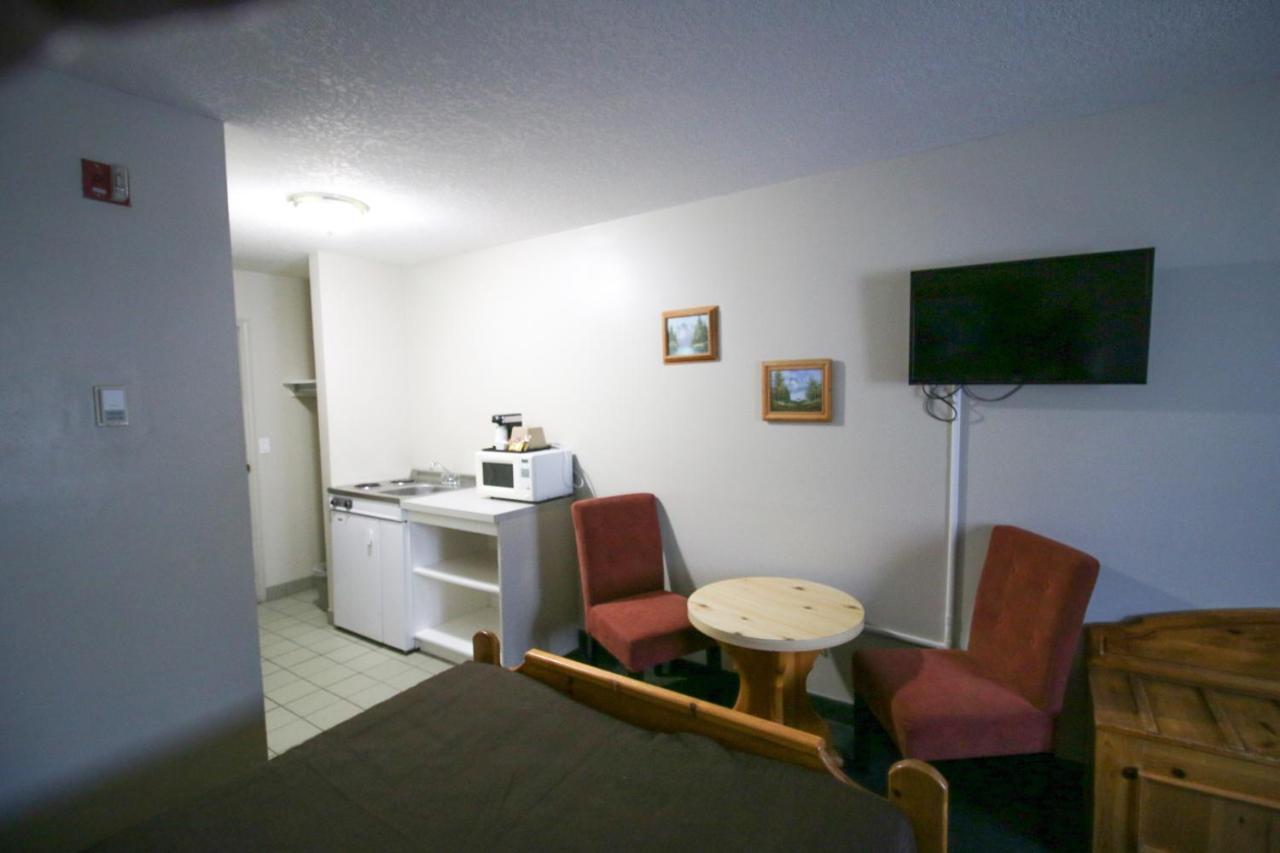 Bighorn & Motel Canmore